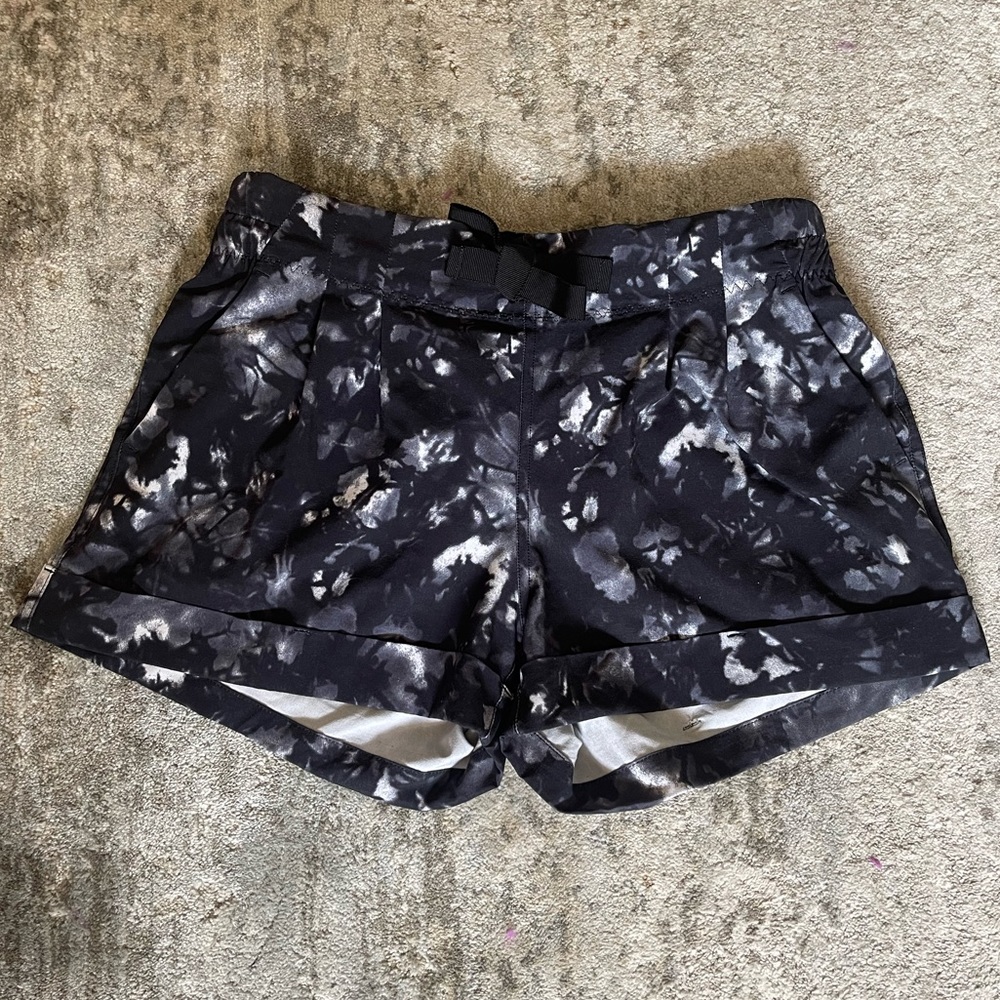 Lululemon front-tie shorts